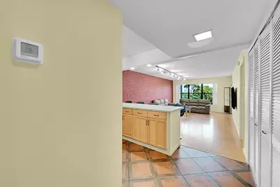 2304 S Cypress Bend Drive #512, Pompano Beach, FL 33069 - Photo 4