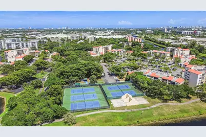 2304 S Cypress Bend Drive #512, Pompano Beach, FL 33069 - Photo 20