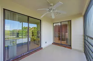 2304 S Cypress Bend Dr, Pompano Beach, FL 33069 - Photo 12
