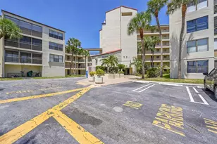 2304 S Cypress Bend Dr, Pompano Beach, FL 33069 - Photo 2