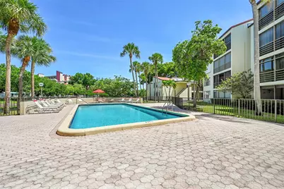 2304 S Cypress Bend Drive #512, Pompano Beach, FL 33069 - Photo 16