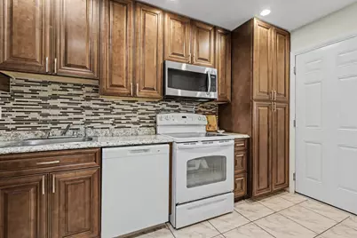 3090 NW 46th Avenue, Lauderdale Lakes, FL 33313 - Photo 10