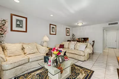 3090 NW 46th Avenue, Lauderdale Lakes, FL 33313 - Photo 18