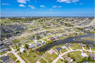 623 NE 7th Terrace, Cape Coral, FL 33909 - Photo 20