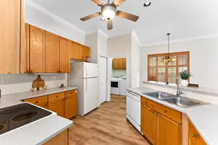 5302 Victoria Cir, West Palm Beach, FL 33409 - Photo 10