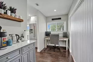 12072 NW 27th Dr, Coral Springs, FL 33065 - Photo 16