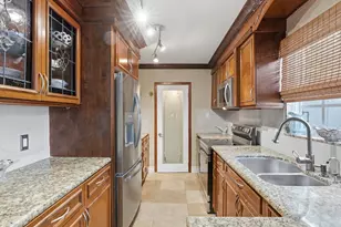707 SW 3rd Ave, Hallandale Beach, FL 33009 - Photo 2