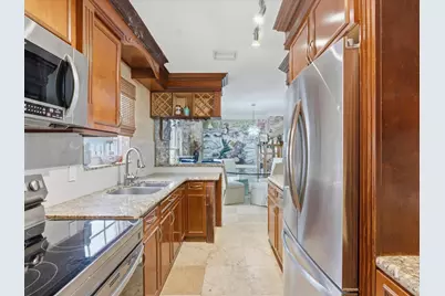 707 SW 3rd Avenue, Hallandale Beach, FL 33009 - Photo 4