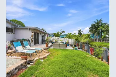 707 SW 3rd Avenue, Hallandale Beach, FL 33009 - Photo 22