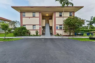 825 SW 10th St, Hallandale Beach, FL 33009 - Photo 2