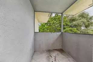 825 SW 10th St, Hallandale Beach, FL 33009 - Photo 32