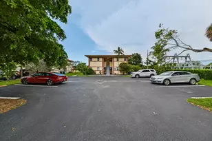 825 SW 10th St, Hallandale Beach, FL 33009 - Photo 32