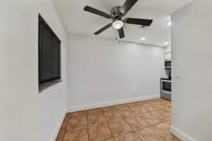 825 SW 10th St, Hallandale Beach, FL 33009 - Photo 14