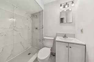 825 SW 10th St, Hallandale Beach, FL 33009 - Photo 26