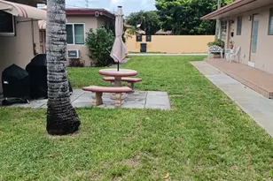2347 Harding St, Hollywood, FL 33020 - Photo 14