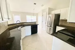 598 NW Kingston St, Port Saint Lucie, FL 34983 - Photo 4