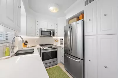 401 Peruvian Avenue #303, Palm Beach, FL 33480 - Photo 10