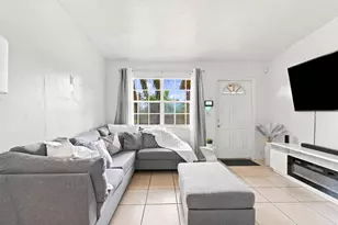 560 Seagrape Rd, Lantana, FL 33462 - Photo 8