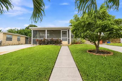560 Seagrape Road, Lantana, FL 33462 - Photo 2