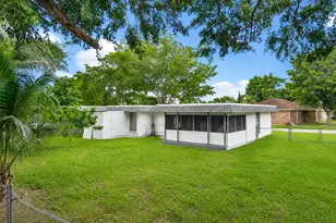6807 NW 80th Ct, Tamarac, FL 33321 - Photo 18