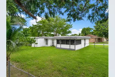 6807 NW 80th Court, Tamarac, FL 33321 - Photo 20