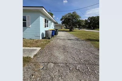 2204 Ave G, Fort Pierce, FL 34950 - Photo 2