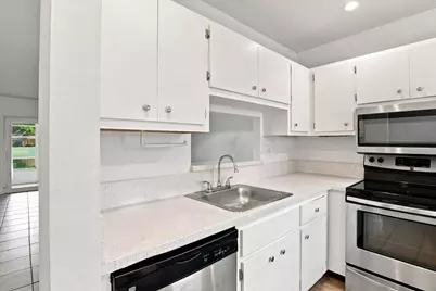 5121 W Oakland Park #109, Lauderdale Lakes, FL 33313 - Photo 4