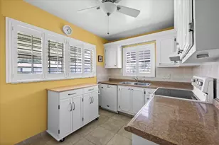 122 Mockingbird Ln, Delray Beach, FL 33445 - Photo 10