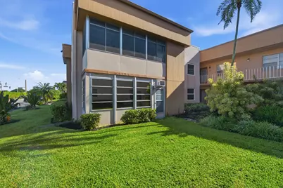4 Flanders A, Delray Beach, FL 33484 - Photo 2