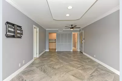 156 Lake Evelyn Drive, West Palm Beach, FL 33411 - Photo 8