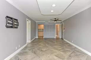156 Lake Evelyn Dr, West Palm Beach, FL 33411 - Photo 8