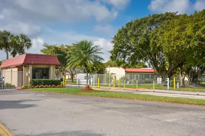 156 Lake Evelyn Drive, West Palm Beach, FL 33411 - Photo 22