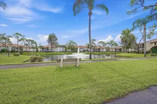 331 Knotty Pine Cir, Greenacres, FL 33463 - Photo 4