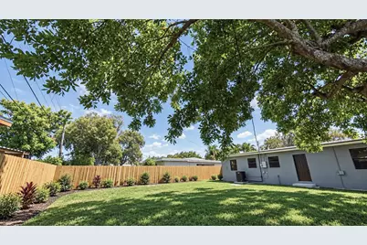 1142 Chateau Park Drive, Fort Lauderdale, FL 33311 - Photo 4