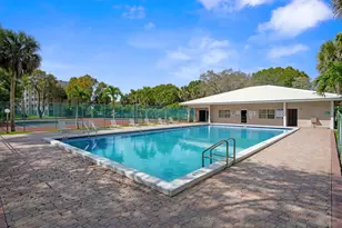 8735 Ramblewood Dr, Coral Springs, FL 33071 - Photo 2