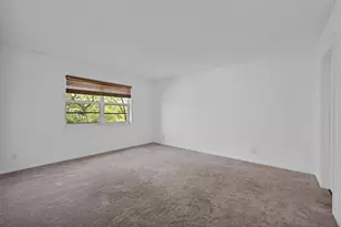 8735 Ramblewood Dr, Coral Springs, FL 33071 - Photo 16