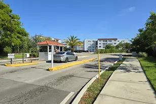 2860 Somerset Dr, Lauderdale Lakes, FL 33311 - Photo 2