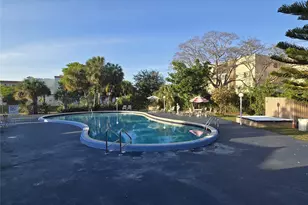 2860 Somerset Dr, Lauderdale Lakes, FL 33311 - Photo 4
