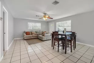 512 Holly Dr, Palm Beach Gardens, FL 33410 - Photo 10