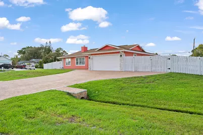 402 SW Seaflower, Port Saint Lucie, FL 34984 - Photo 2