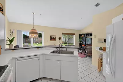 2640 Cayenne Avenue, Cooper City, FL 33026 - Photo 24
