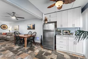 16 Colonial Club Dr, Boynton Beach, FL 33435 - Photo 12