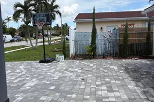 8250 SW 8th Ct, North Lauderdale, FL 33068 - Photo 10