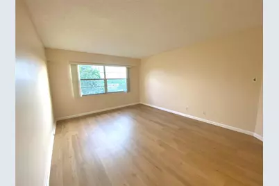 1000 SW 128th Terrace #411V, Pembroke Pines, FL 33027 - Photo 10