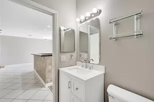 1365 NW 154th Ln, Pembroke Pines, FL 33028 - Photo 8
