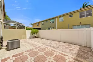 1365 NW 154th Ln, Pembroke Pines, FL 33028 - Photo 12