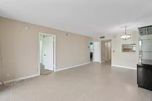 4640 Lucerne Lakes Blvd W, Lake Worth, FL 33467 - Photo 10