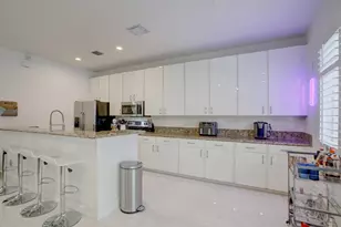 131 S E 7th Way, Pompano Beach, FL 33060 - Photo 12