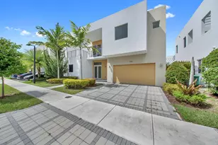 10081 NW 75th Terrace, Doral, FL 33178 - Photo 2