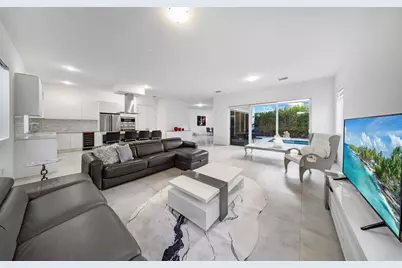 10081 NW 75th Terrace, Doral, FL 33178 - Photo 8